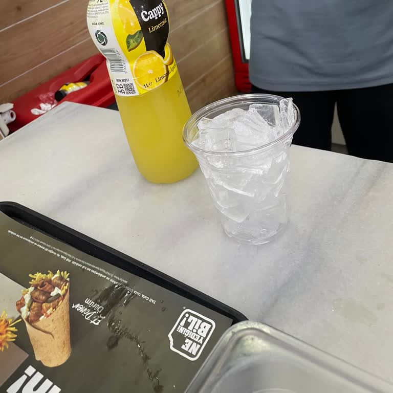Limonata Siparişinde Aşırı Buz Ve İsteklerimin Göz Ardı Edilmesi