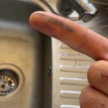 Sütaş Kaşar Peynirinin Ambalaj Boyasının Ürüne Geçmesi Gıda Güvenliğini Sorguluyor