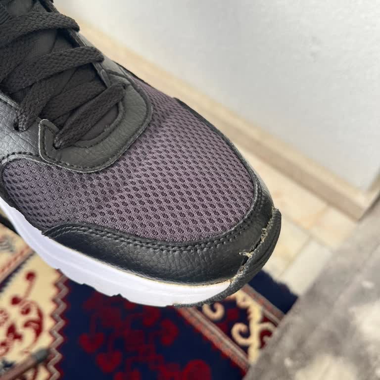 Hepsiburada'dan Aldığım Nike Air Max Ayakkabısında Kısa Sürede Burun Açılması Kalite Sorunu