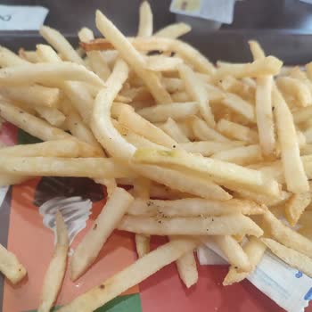 Patates Kızartmasındaki Siyah Lekeler Ve Değişim İade Reddine Karşı Personelin Umursamaz Tutumu