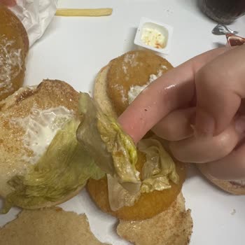 Burger King Mahmutbey Şubesinde Çürük Ürün Ve Az Porsiyonlu Patates Şikayeti