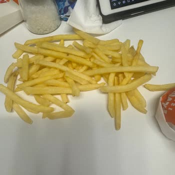Burger King Mahmutbey Şubesinde Çürük Ürün Ve Az Porsiyonlu Patates Şikayeti