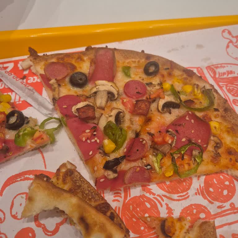 Beklenen Bol Malzemeli Pizza Boş Ve Kaşarsız Çıktı