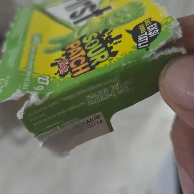 Sour Patch Limonlu Sakız Hızla Eridi Ve Çocuklar İçin Solunum Riski Oluşturdu