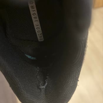 İki Ay İçinde Yırtılan Reebok Ayakkabı İçin İade Reddedildi