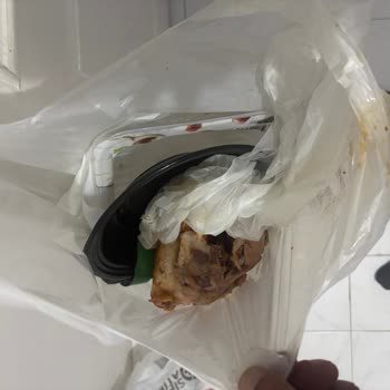 Migros Yemek'te Çiğ Tavuk Sorunu Ve Tam İade Talebi