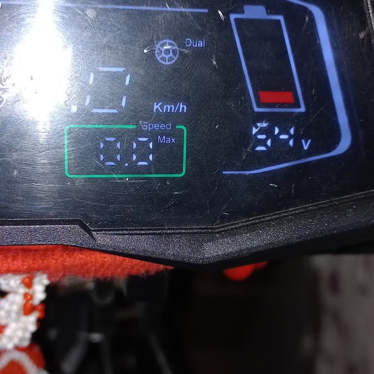 Yeni Scooter’da Şarj Göstergesi Kırmızı Yanıyor Ve Çalışmıyor