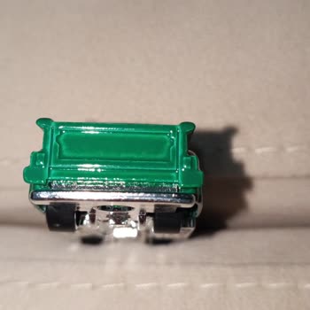 Çizik Ve Kusurlu Hot Wheels Arabası Hediye Olarak Alınınca Hayal Kırıklığı