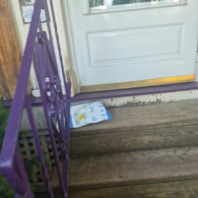 Amazon Drivers Repeatedly Ignore Front Porch Delivery Instructions