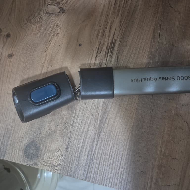 Philips Dikey Süpürgenin Borusu Sürekli Kırılıyor, Ücretsiz Yedek Talep Ediyorum