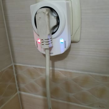 Sürekli Arıza Ve 1800 TL Servis Ücreti Nedeniyle Buzdolabımın Yenisi İsteniyor