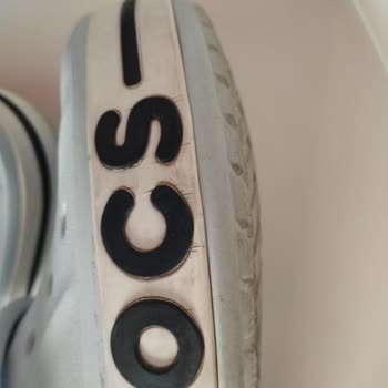 Kısa Sürede Çatlayan Crocs Terliği Ve Mağazanın Çözüm Sunmayan Tutumu