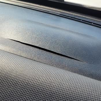 Fiat Doblo'da Yolcu Airbag'ının Kendiliğinden Şişmesi Ve Torpido Hasarı