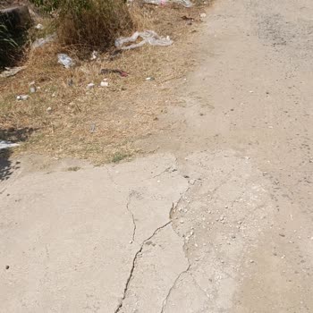Marmaraereğlisi Dereağzı Mahallesinde İnşaat Atıkları Nedeniyle Çevre Kirliliği Ve Bozuk Yol