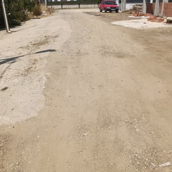 Marmaraereğlisi Dereağzı Mahallesinde İnşaat Atıkları Nedeniyle Çevre Kirliliği Ve Bozuk Yol