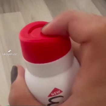 Emotion Deodorant Kapağı Bozuk