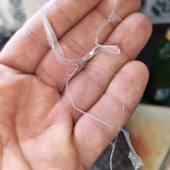 Hünnap Doğal Yaşam Ürünleri Gevreklerin Arasında Beyaz, Plastik Benzeri Parçalar Çıktı