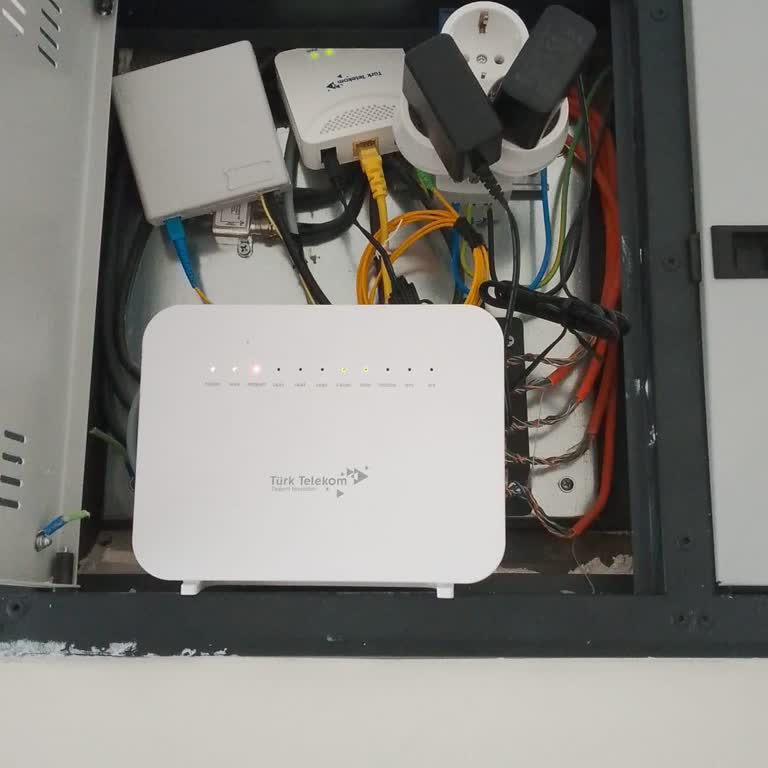 Evde Tek Oda İçin Sınırlı İnternet Çekimi Ve Yanlış Modem Takılması