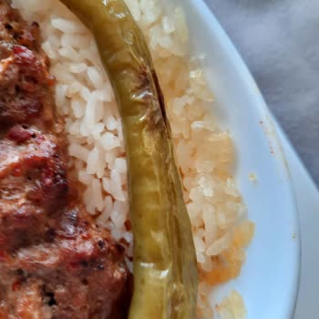 Business Class Ücretine Uygun Olmayan Konfor, Yemek Ve Kabin Servisi