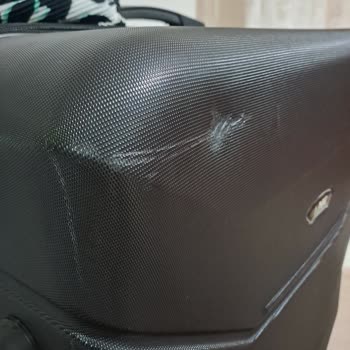 Derin Çizik Ve Aşınma Görmüş Valizim 'Küçük Darbe' Gerekçesiyle Reddedildi