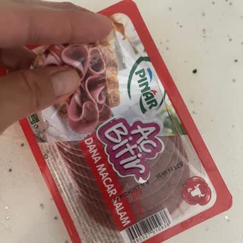 Migros'tan Alınan Pınar Salamda Küfe Benzeri Lekeler Ve Gıda Güvenliği Endişesi