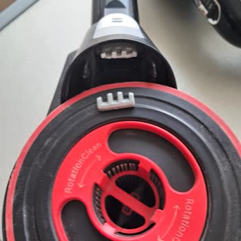 Bosch 7122XXL Süpürge'de Tekrarlayan Plastik Parça Kırıkları Ve Güvensiz Kullanım