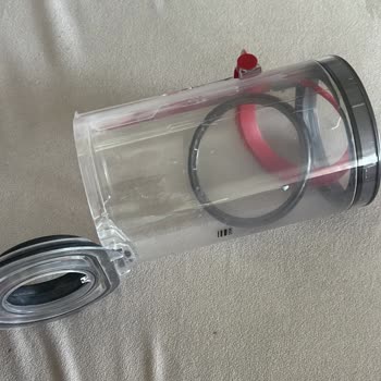 Dyson V10 Toz Haznesi Parçasının Çıkması Ve Şirketin Kullanıcı Hatası İddiası