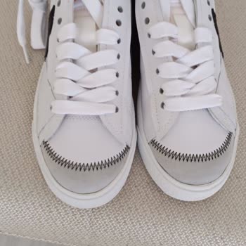 Sneakerslife.tr Görselden Farklı Gelen Ürün ve Değişimde Kargo Ücreti Kesti