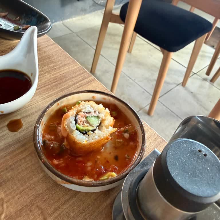 Sushisel Sushi Tabağının İçinden Kıl Çıktı