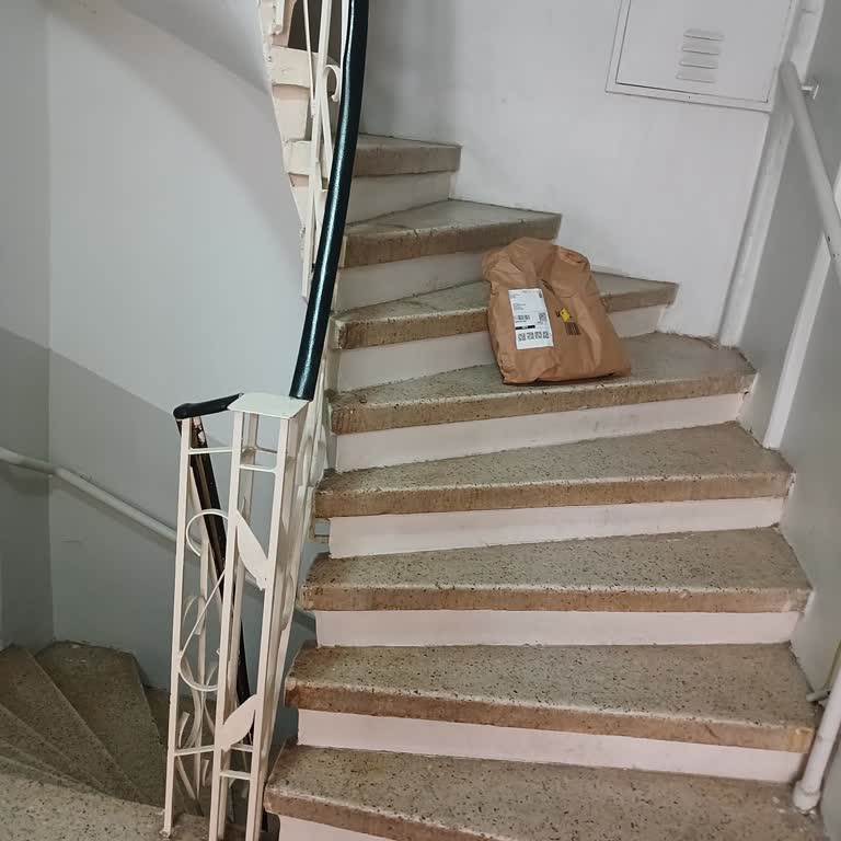 Amazon Siparişim Apartman Girişine Bırakıldı, Bildirim Ve Destek Yok