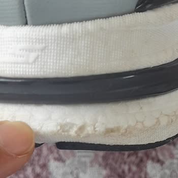 Skechers Ayakkabı Bir Ayda Çatladı Üretim Hatası İddiası