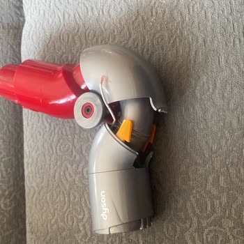 Dyson V12 Süpürge Başlığı Kırıldı, Garanti Kapsamında Değişim Talebi