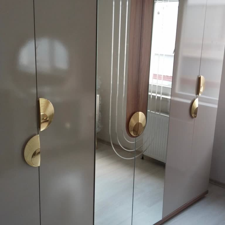 Gardırop Kapakları Yanlış Gönderildi Ve 45 Gün Boyunca Bekletildi