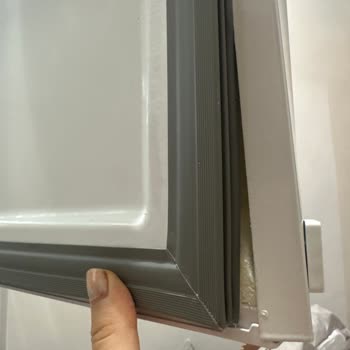Kırık Kapı Buzdolabı Teslimatı, Müşteri Hizmetlerinden Yardım Alınamadı