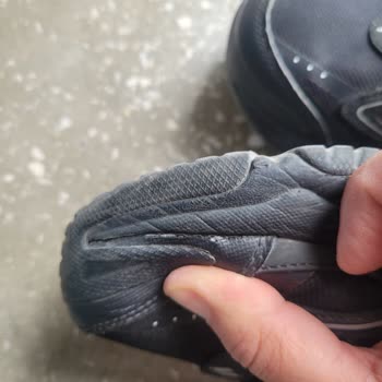Skechers Ayakkabısında Kısa Sürede Açılma Ve Taban Yırtılması: Üretim Hatası İddiası