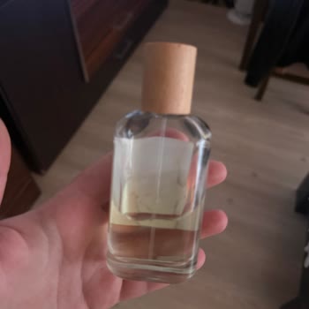 Sızdıran Aplikatörlü Parfüm Şişesi Değişimi Ve Çanta Lekesi Talebi