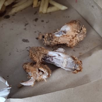 Popeyes Antalya Özdilek Şubesinde Bozulmuş Tavuk Ve Gıda Güvenliği İhlali