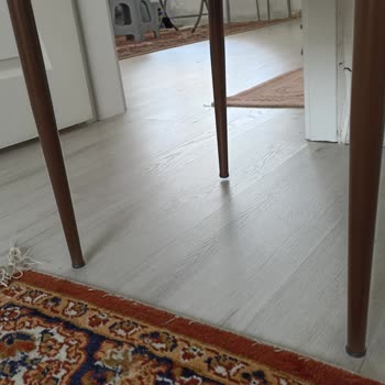 Gönen HYS Mağazasında Güvensiz Sandalye Ve Cevapsız Şikayet