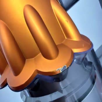 Dyson V12S Süpürgede Deformasyon Ve Koku Sorunu İçin Garanti Çözümü Talebi