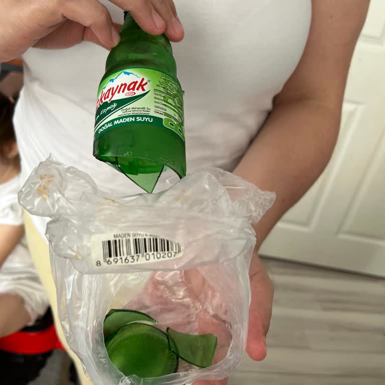Özkaynak Maden Suyunda Kırık Şişe Ve Güven Endişesi