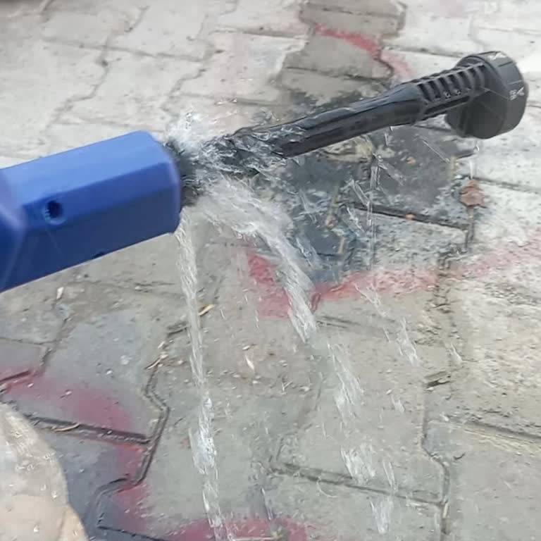 Robo Şarjlı Yıkama Tabancası Uç Kısmı Su Kaçırıyor, Yetkiliye Ulaşamıyor