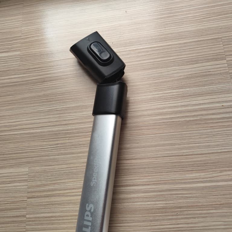Philips XC7043 Şarjlı Süpürge Klipsi Kırıldı