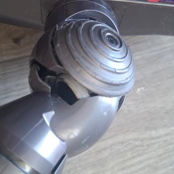 Dyson V11 Advanced Süpürge Başlığı Kırıldı Garanti Kapsamında Değişim Talebi
