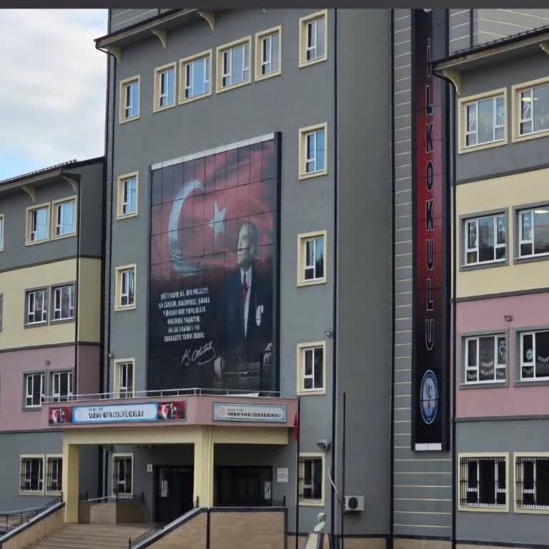 Yaş Ayrımcılığı Ve Müdürün Küçümseyici Davranışı