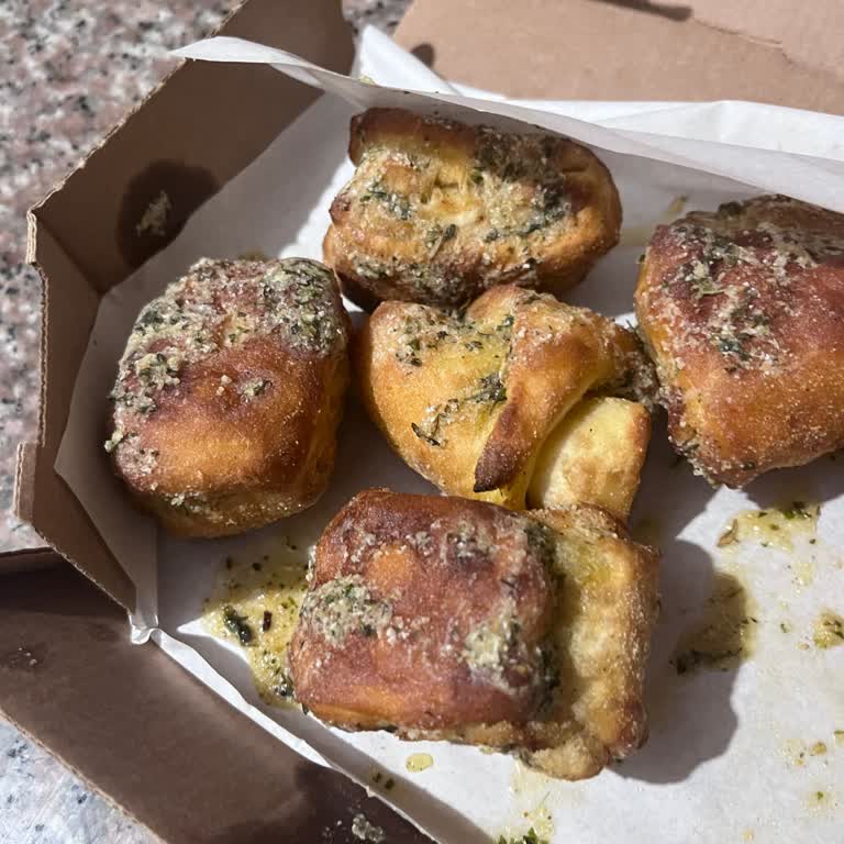 Yanlış Çikolatalı Cinnamon Roll Ve Cevapsız Müşteri Hizmetleri