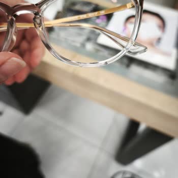 Çatlayan Vogue Gözlüğüm, 6 Hafta Değişim Beklemesi Ve Umursamaz Mağaza