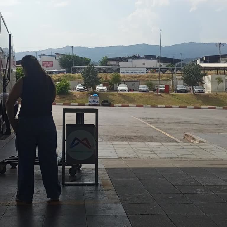 Mersin Otogarda Süha Turizm Otobüs Gecikmesi Ve Bilgi Eksikliği
