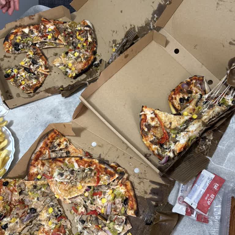 Dağılmış Ve Yağlı Pizza İçin Tam Ücret İadesi Talebi