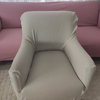 Su Geçirmez Olmayan Ve Yanlış Renkli Koltuk Örtüsü İçin Ücret İadesi Talebi