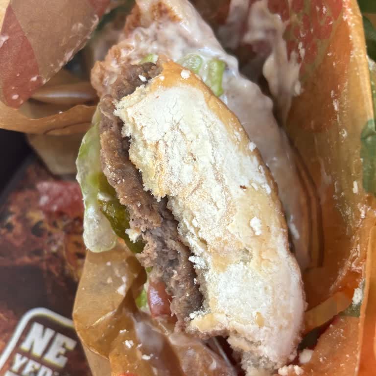 Burger King Denizli'de Pişmemiş Ekmeğin Sağlık Ve Hijyen Endişesi